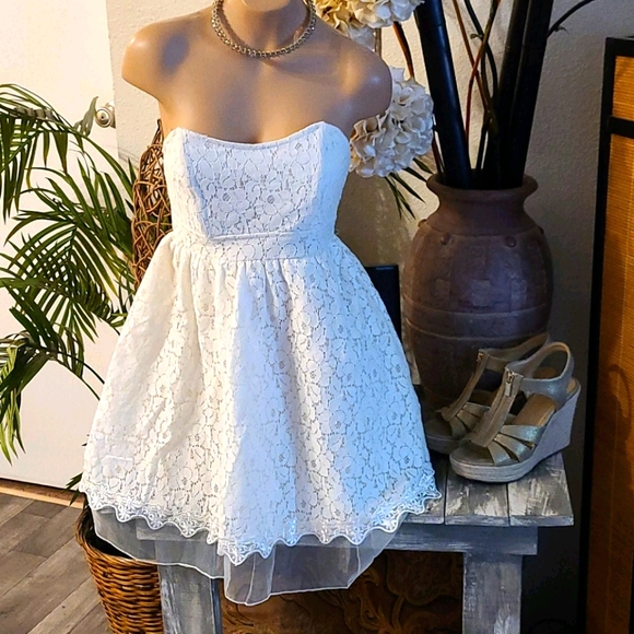 American Rag Dresses & Skirts - SUMMER STUNNING LACE PARTY DRESS SMALL SLEEVLESS